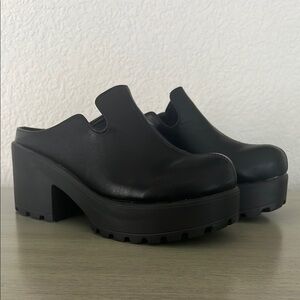 Princess Polly Black Mules with Sleek Design